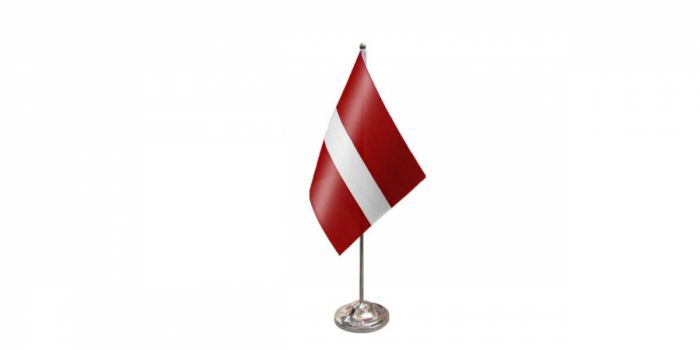 Desk flag Latvia, 15X22.5cm.