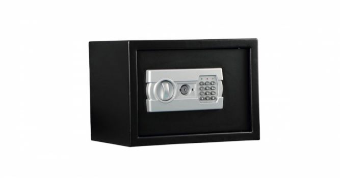 Safe with electronic lock and key